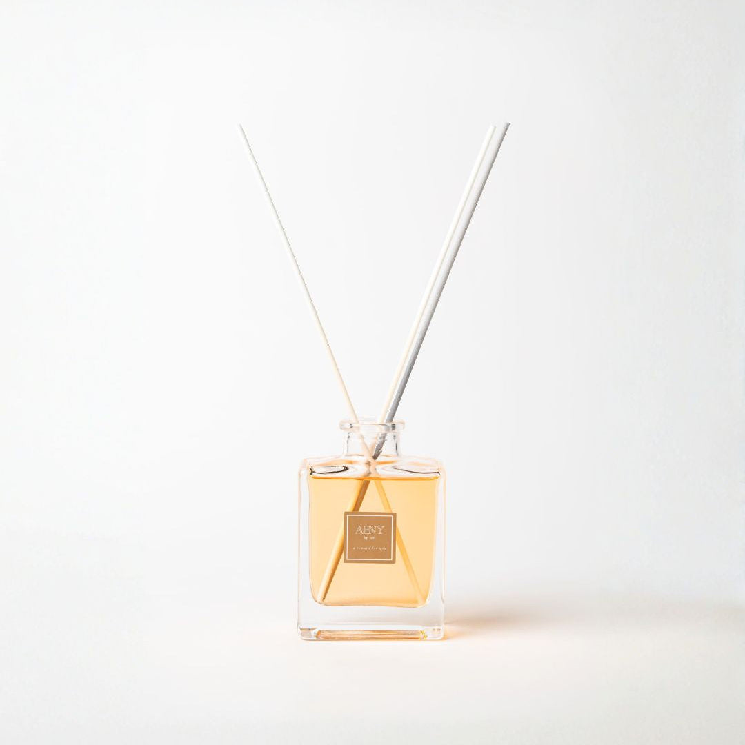 Esta  AENY reed diffuser